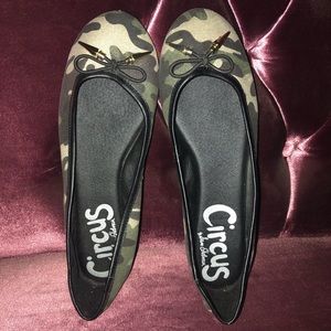 Circus by Sam Edelman camo flats